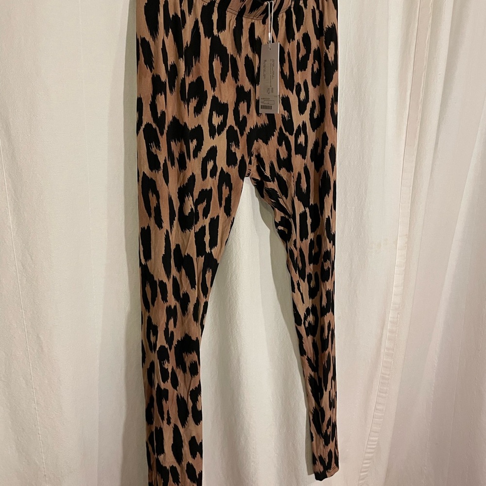 XL Leopard Leggings!!!!!!!!